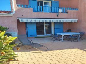 Villa climatisée avec piscine et jardin à 300m des marchés et commerces, proche plage. - FR-1-782-56